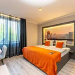 Juststay & Hotel 3*